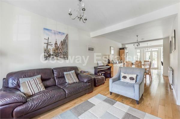Holmwood Grove, Mill Hill